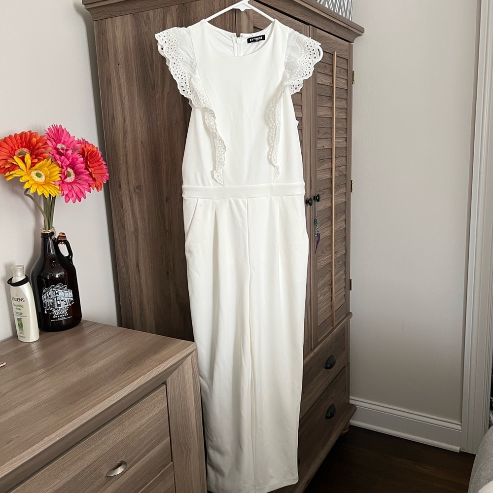 Eyelet Lace Ruffle Front Bodysuit - Picture 3 of 5
